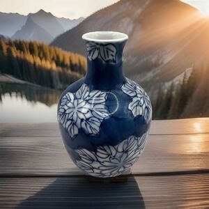 Chinese Marked Blue & White Floral Porcelain Bud Vase Chinoiserie Asian 4.5"